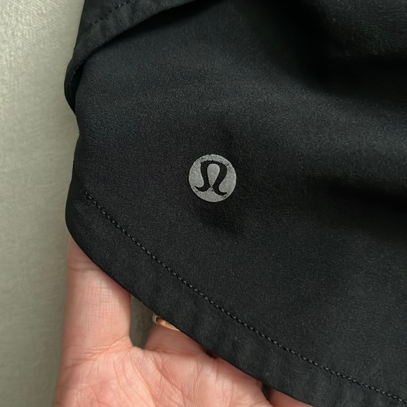 Lululemon Speed Short 4” lined- back zipper - Picture 6 of 13